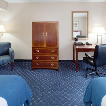 Holiday Inn Express Des Moines-At Drake University, An Ihg Hotel Buitenkant foto