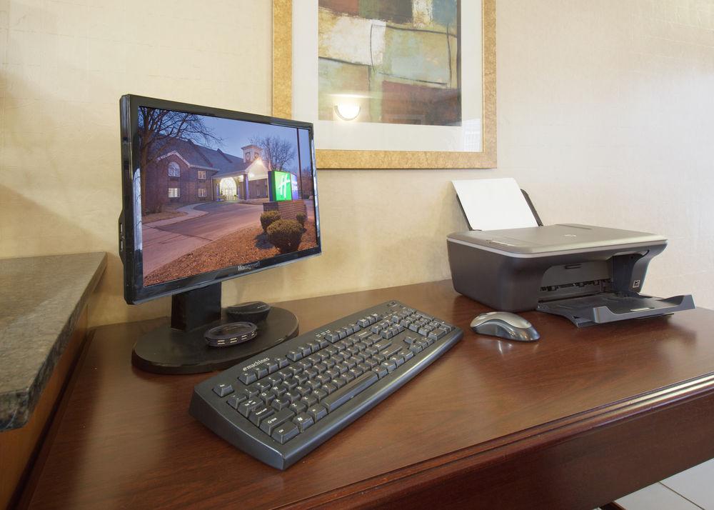 Holiday Inn Express Des Moines-At Drake University, An Ihg Hotel Buitenkant foto