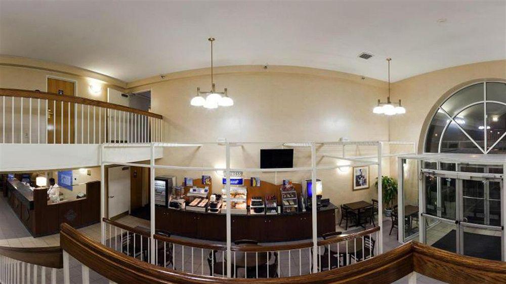 Holiday Inn Express Des Moines-At Drake University, An Ihg Hotel Buitenkant foto