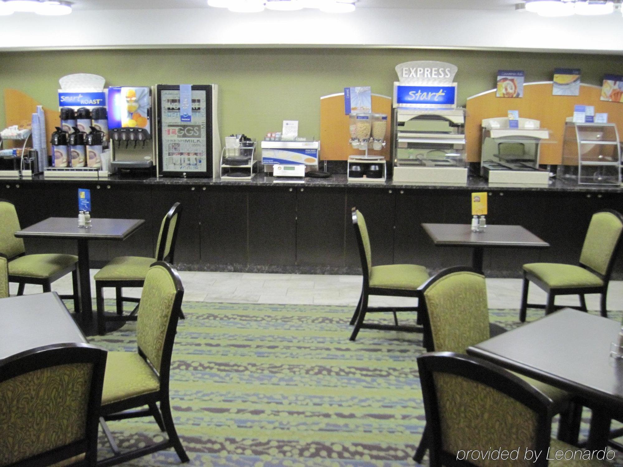 Holiday Inn Express Des Moines-At Drake University, An Ihg Hotel Buitenkant foto