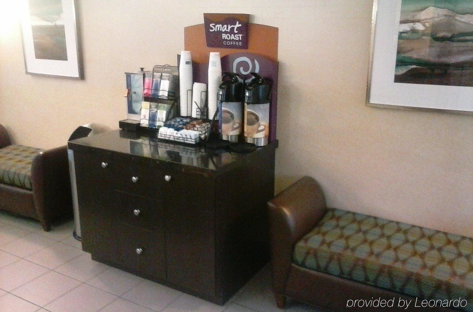 Holiday Inn Express Des Moines-At Drake University, An Ihg Hotel Buitenkant foto