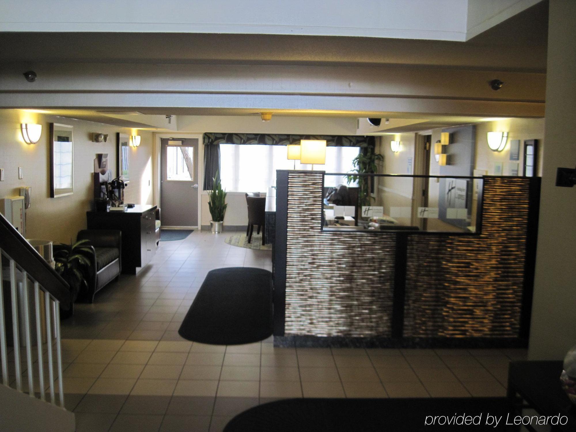 Holiday Inn Express Des Moines-At Drake University, An Ihg Hotel Buitenkant foto