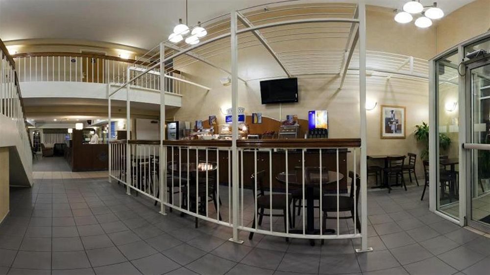 Holiday Inn Express Des Moines-At Drake University, An Ihg Hotel Buitenkant foto