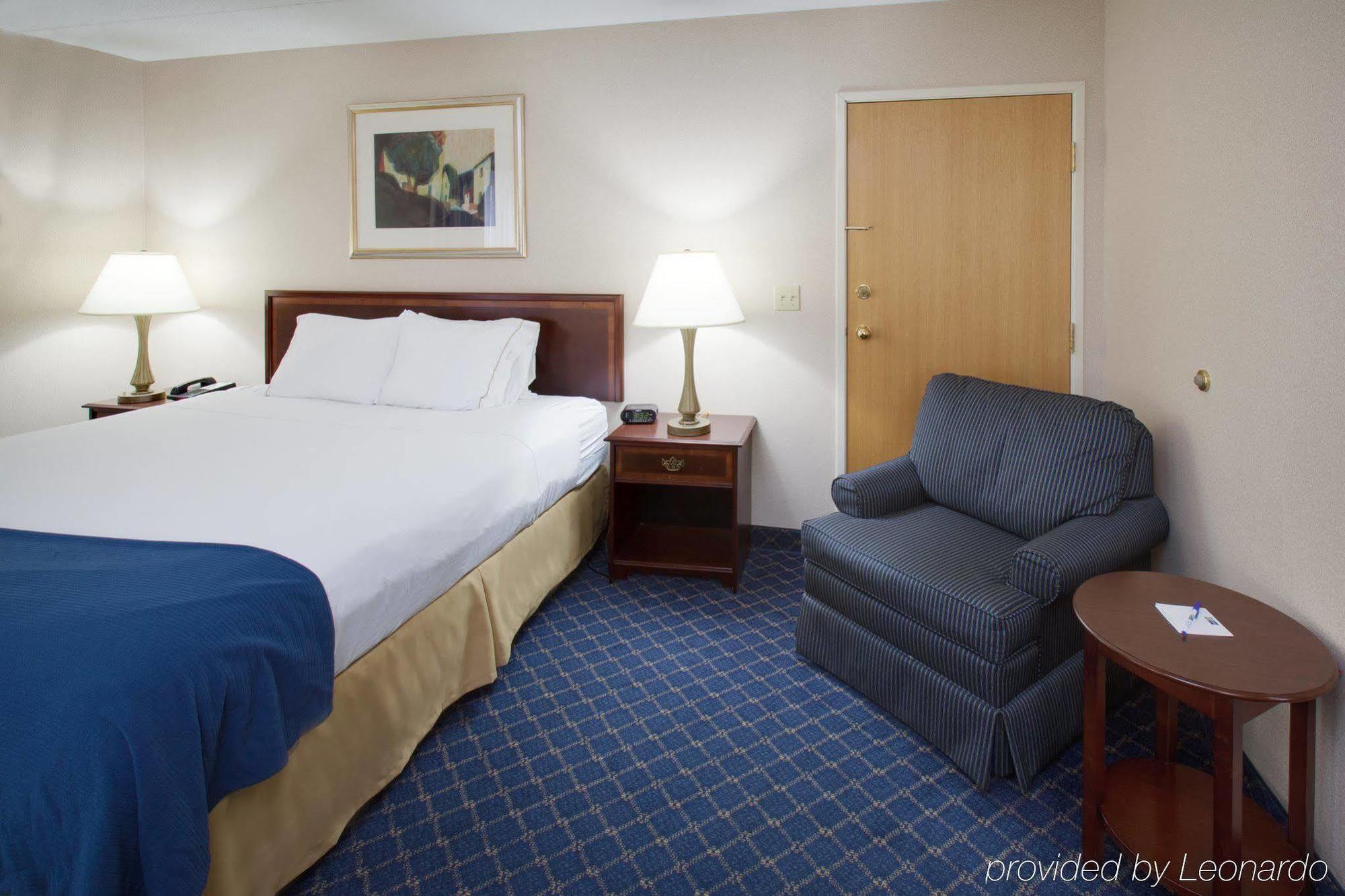 Holiday Inn Express Des Moines-At Drake University, An Ihg Hotel Kamer foto