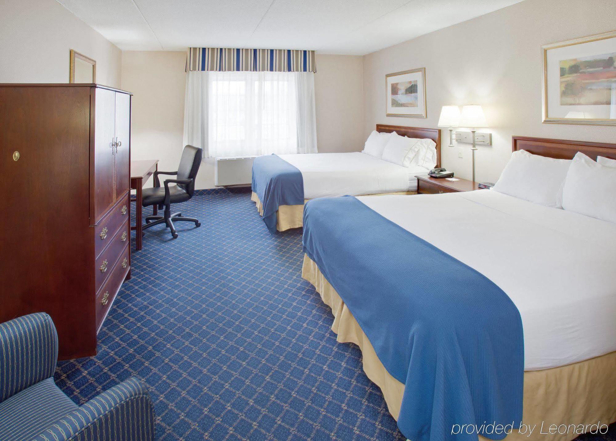 Holiday Inn Express Des Moines-At Drake University, An Ihg Hotel Kamer foto