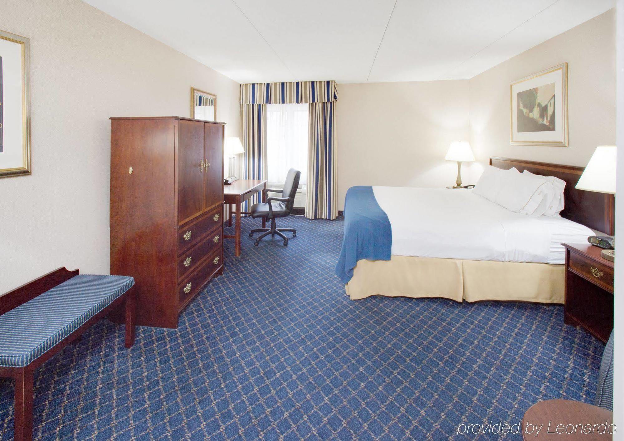 Holiday Inn Express Des Moines-At Drake University, An Ihg Hotel Kamer foto