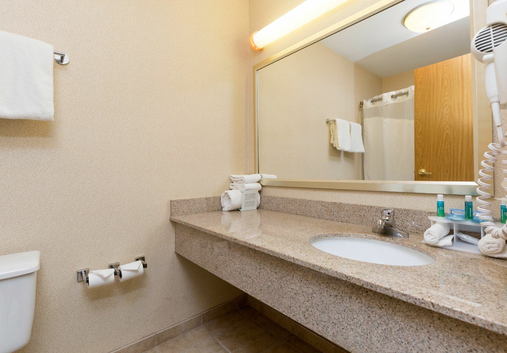 Holiday Inn Express Des Moines-At Drake University, An Ihg Hotel Buitenkant foto