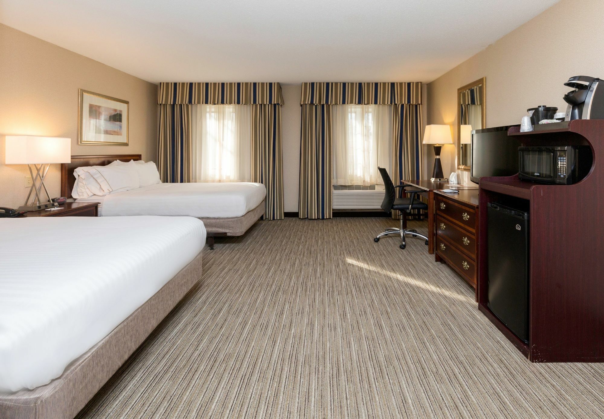 Holiday Inn Express Des Moines-At Drake University, An Ihg Hotel Buitenkant foto