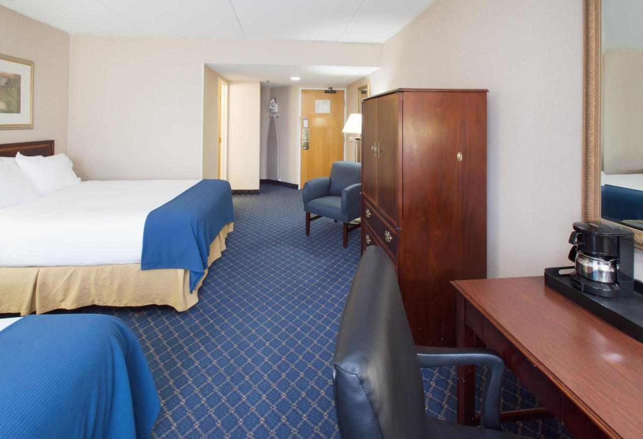 Holiday Inn Express Des Moines-At Drake University, An Ihg Hotel Buitenkant foto