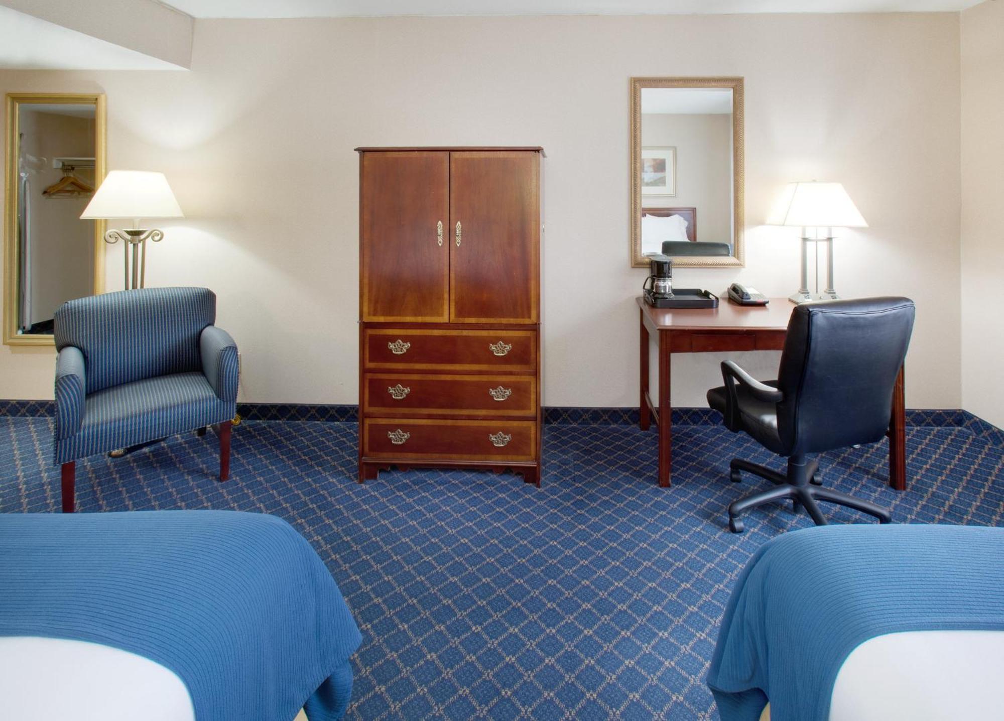 Holiday Inn Express Des Moines-At Drake University, An Ihg Hotel Buitenkant foto