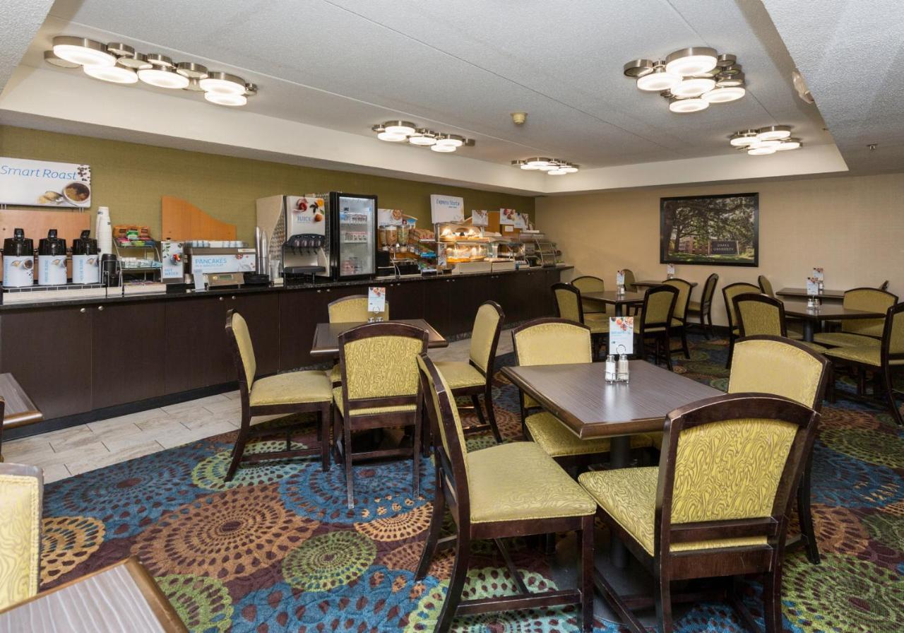 Holiday Inn Express Des Moines-At Drake University, An Ihg Hotel Buitenkant foto