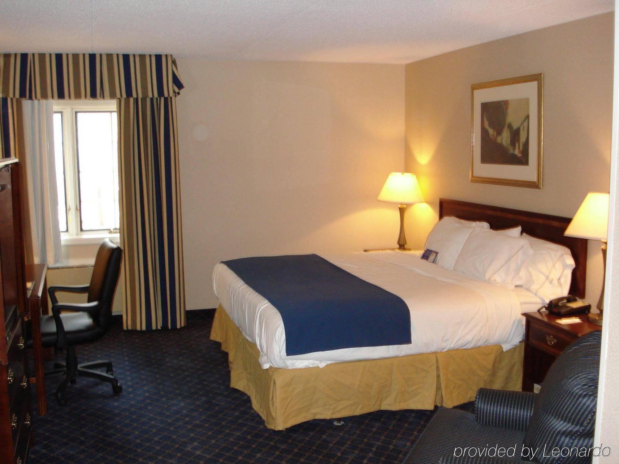 Holiday Inn Express Des Moines-At Drake University, An Ihg Hotel Buitenkant foto
