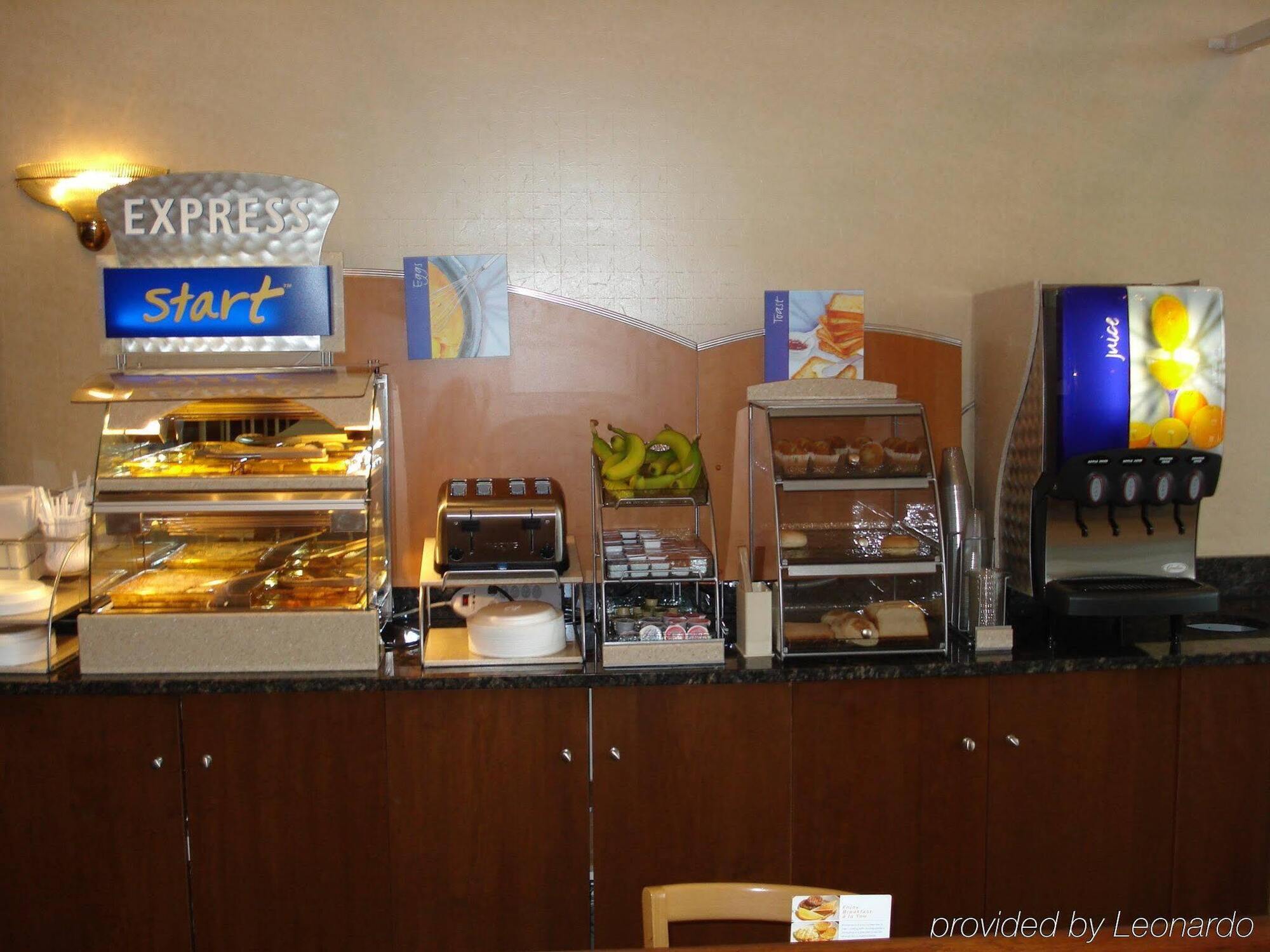 Holiday Inn Express Des Moines-At Drake University, An Ihg Hotel Buitenkant foto