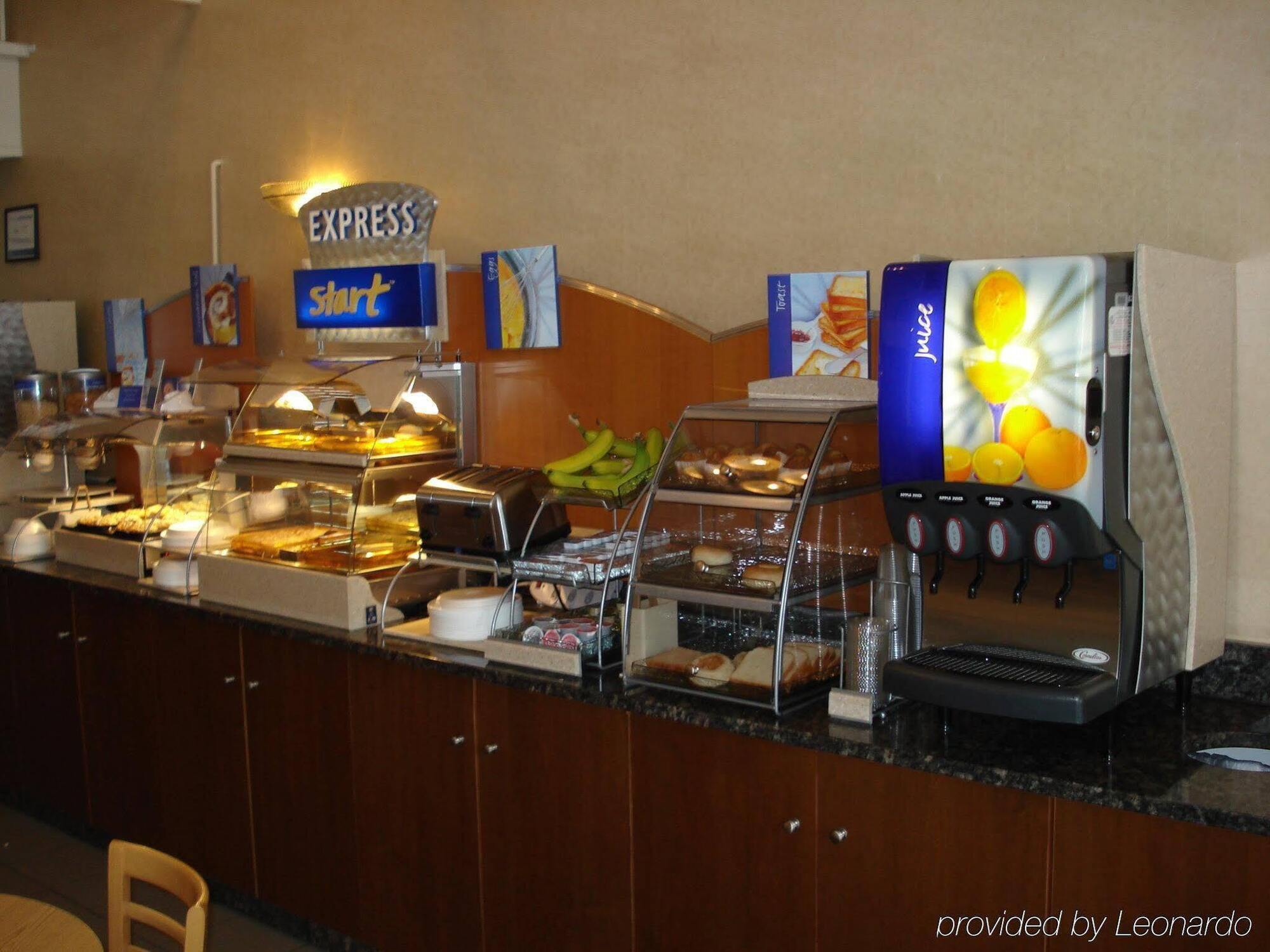Holiday Inn Express Des Moines-At Drake University, An Ihg Hotel Buitenkant foto
