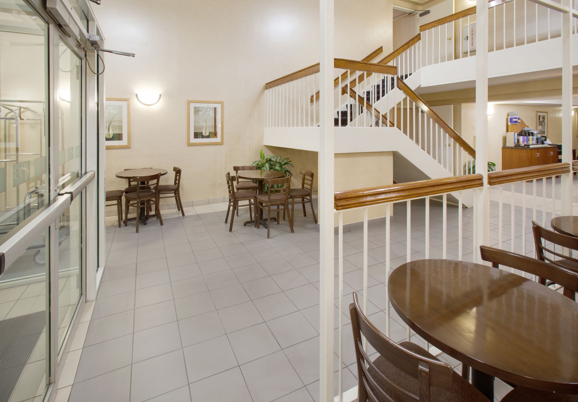 Holiday Inn Express Des Moines-At Drake University, An Ihg Hotel Buitenkant foto